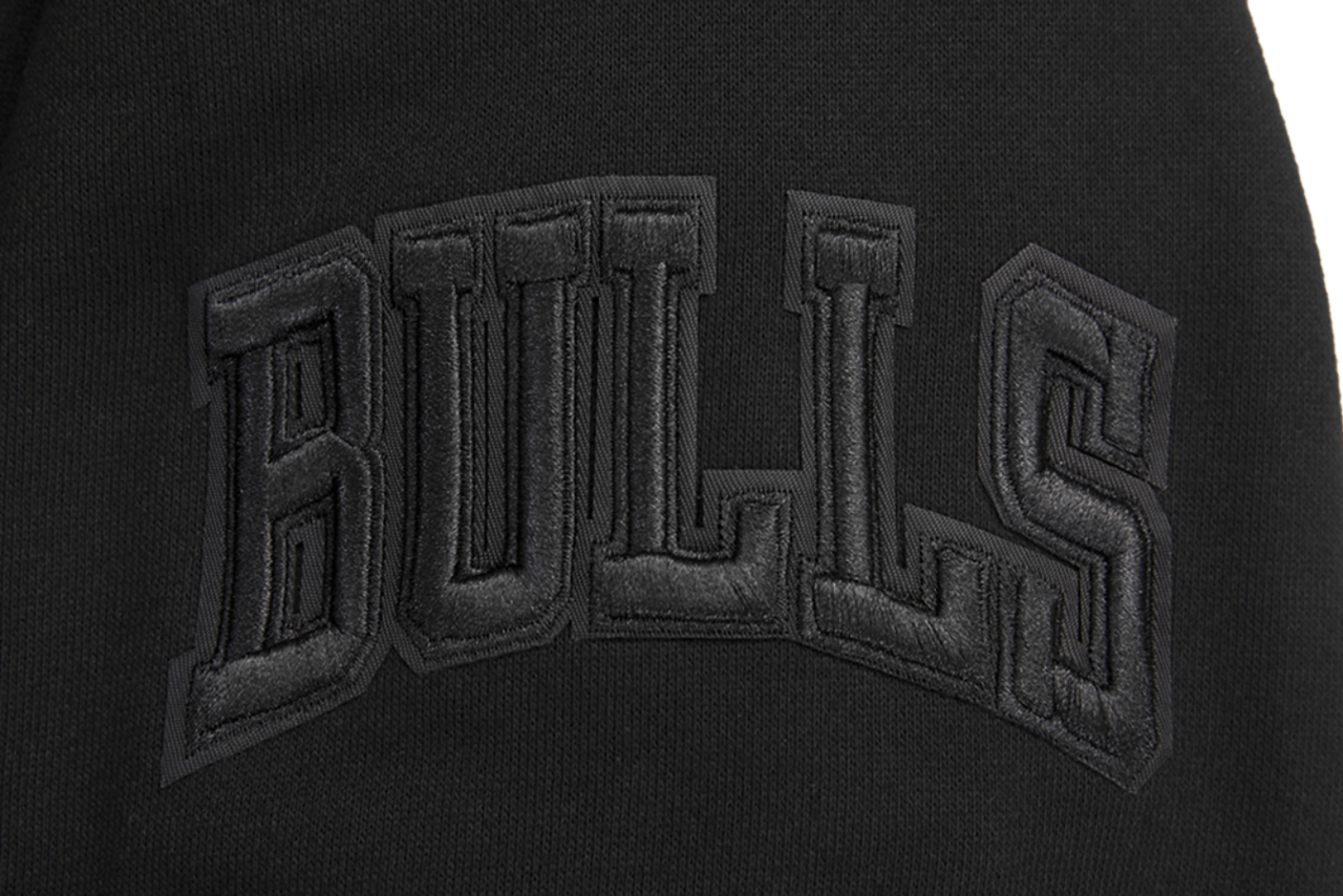 Pro Standard CHICAGO BULLS SWEATSHIRT Image 5 of 7. Tap to open photo gallery.