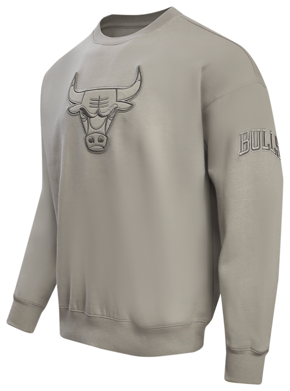 Pro Standard CHICAGO BULLS SWEATSHIRT Image 3 of 7. Tap to open photo gallery.