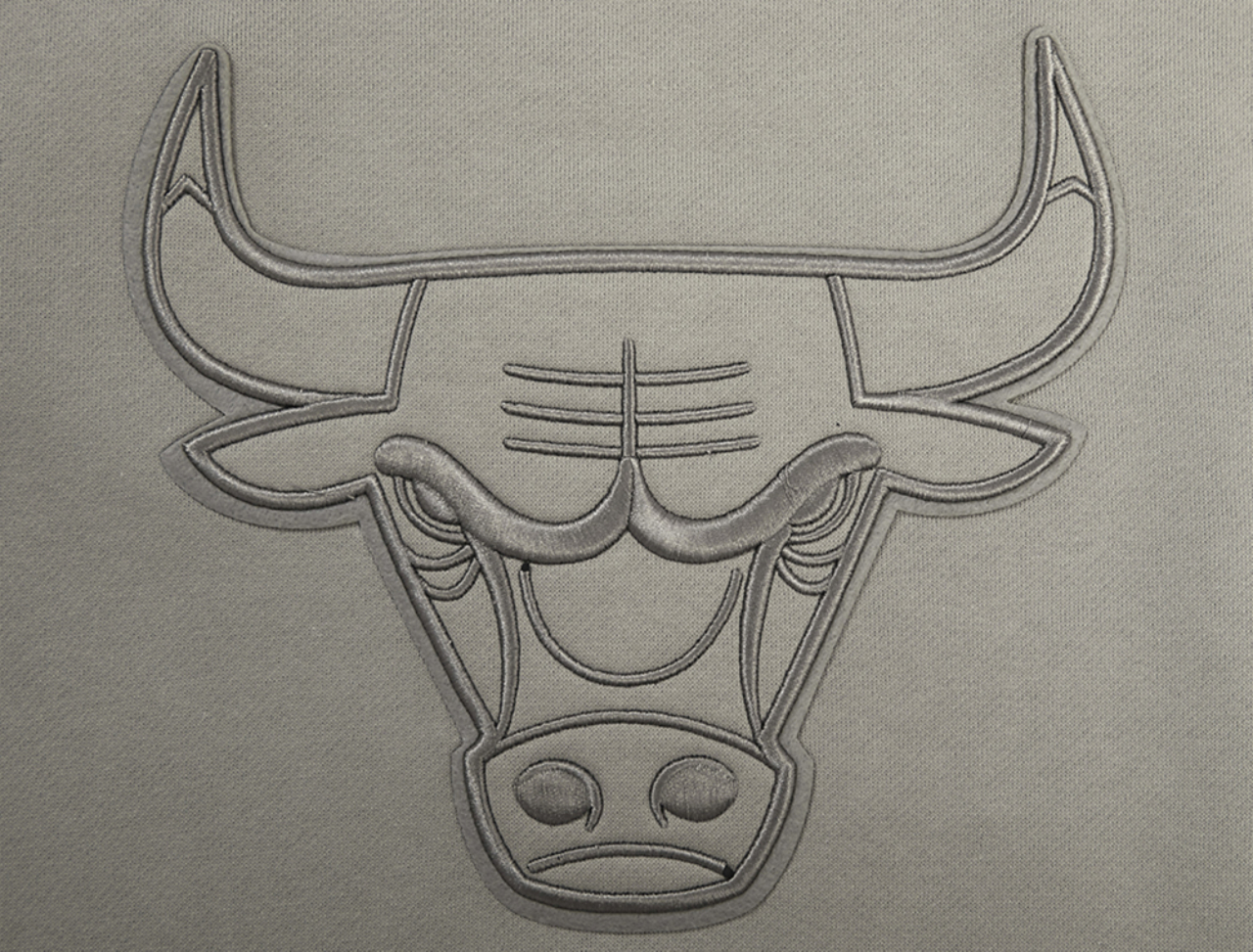 Pro Standard CHICAGO BULLS SWEATSHIRT Image 5 of 7. Tap to open photo gallery.