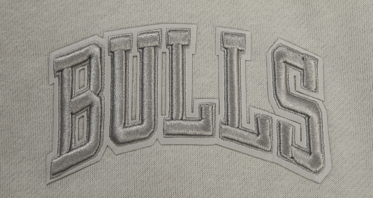 Pro Standard CHICAGO BULLS SWEATSHIRT Image 6 of 7. Tap to open photo gallery.