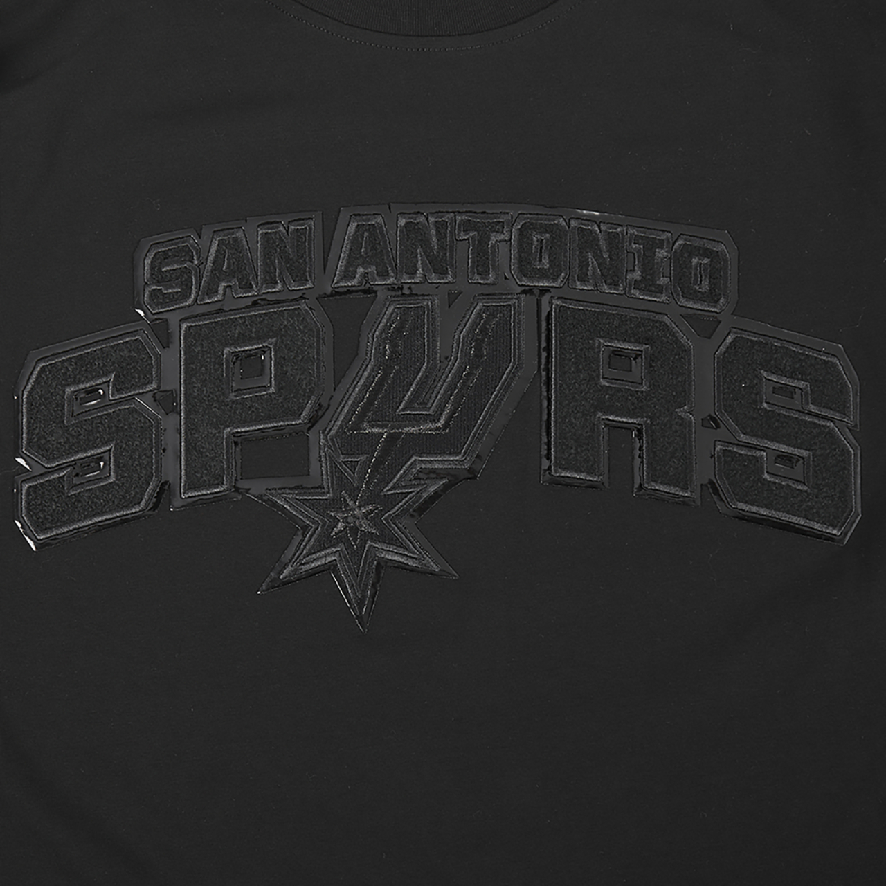 Pro Standard SPURS CLASSIC CHENILLE 3BK SJ TEE Image 5 of 7. Tap to open photo gallery.