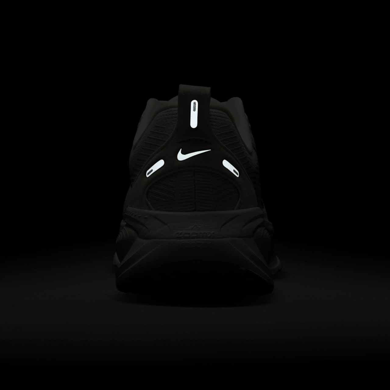 Nike Vomero 18  Image 6 of 6. Tap to open photo gallery.