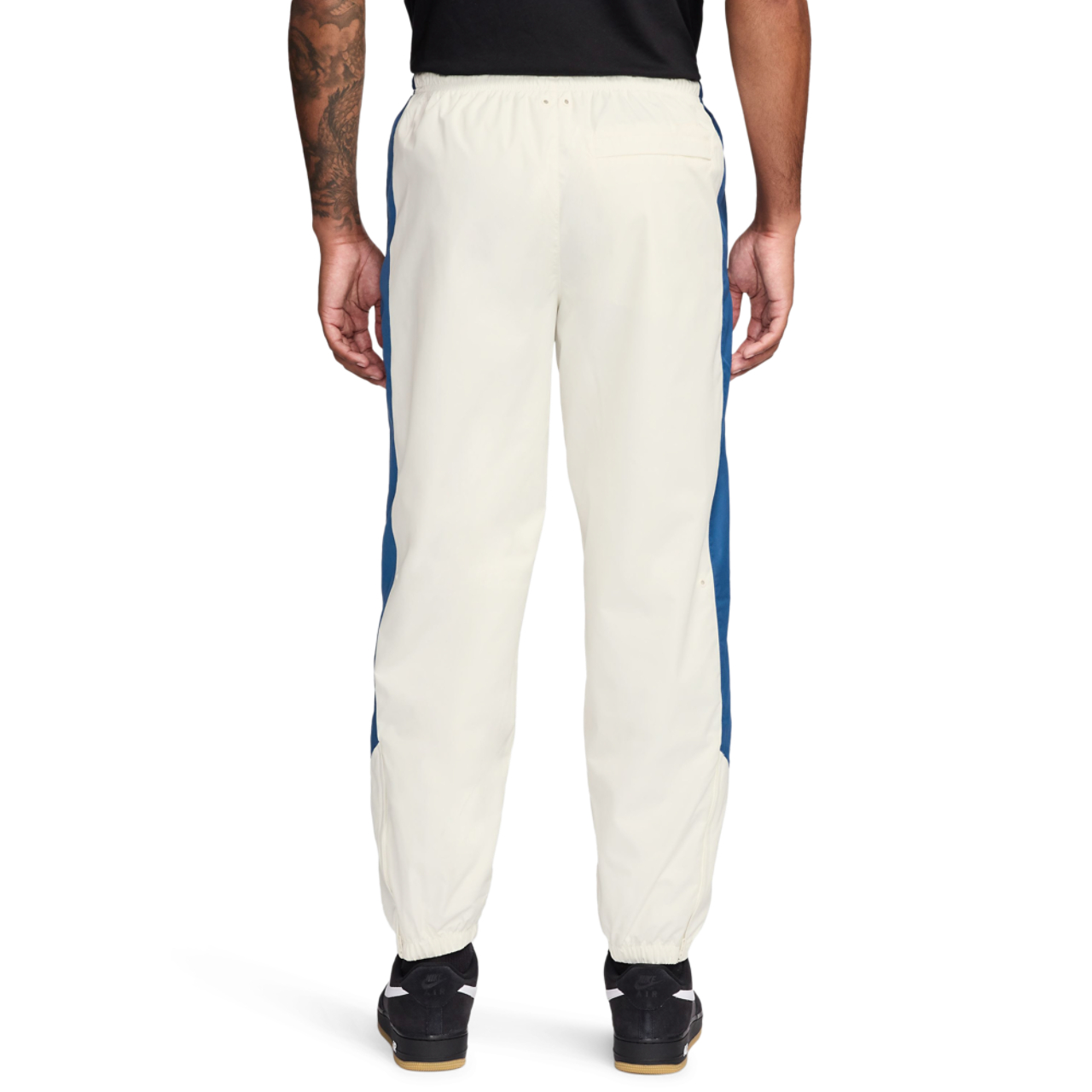 Nike Pantalon NSW Windrunner Image 2 de 3. Appuyez pour ouvrir la galerie de photos.