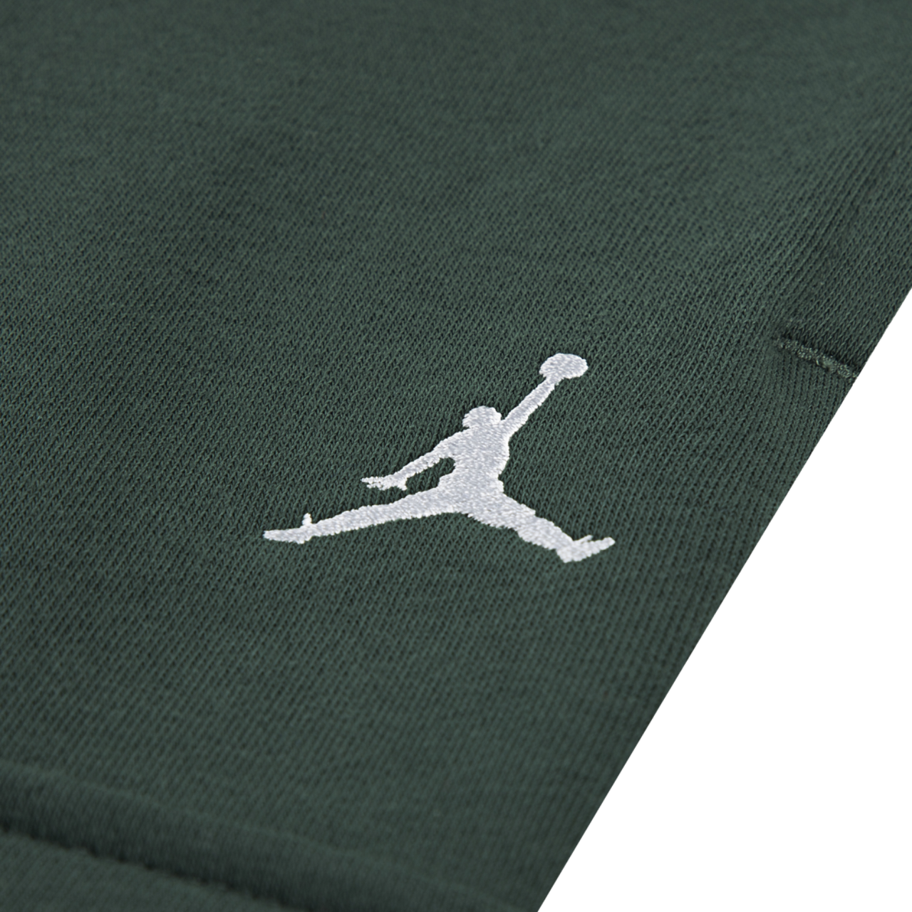 Jordan Brooklyn Fleece Cargo Pants Image 4 of 5. Tap to open photo gallery.