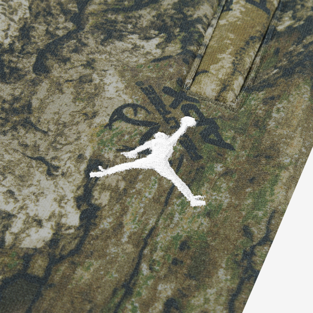 Jordan MVP Realtree Fleece Pants Image 5 of 7. Tap to open photo gallery.