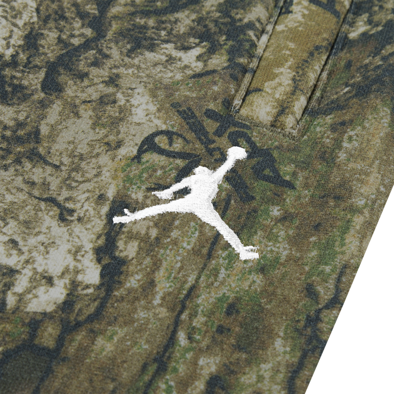 Jordan MVP Realtree Fleece Pants Image 5 of 7. Tap to open photo gallery.