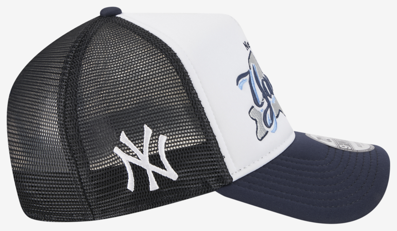 New Era Yankees State Flower Cap Image 4 of 7. Tap to open photo gallery.