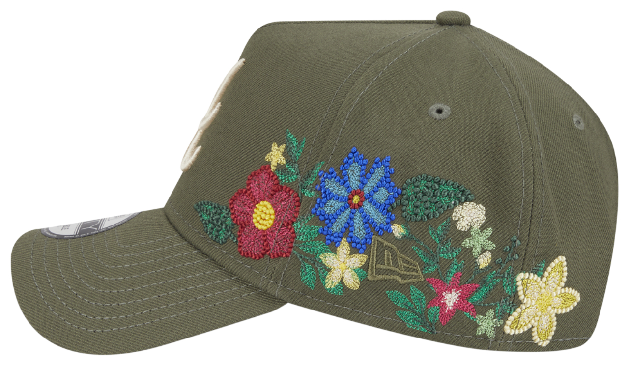 New Era Braves 9Forty A-Frame Floral Cap Image 6 of 7. Tap to open photo gallery.