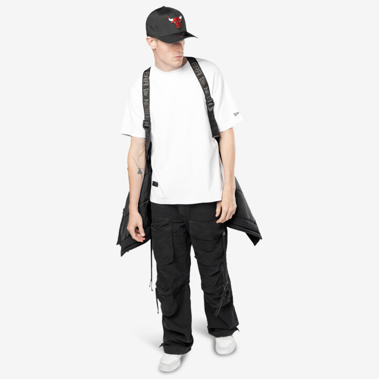 New Era Bulls Alpha Parka Image 7 of 8. Tap to open photo gallery.