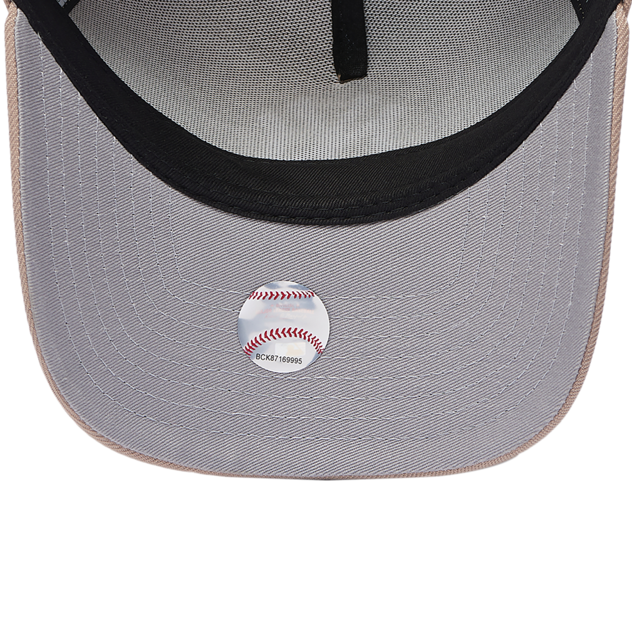 New Era Yankees 9Forty A-Frame Floral Cap Image 5 of 5. Tap to open photo gallery.