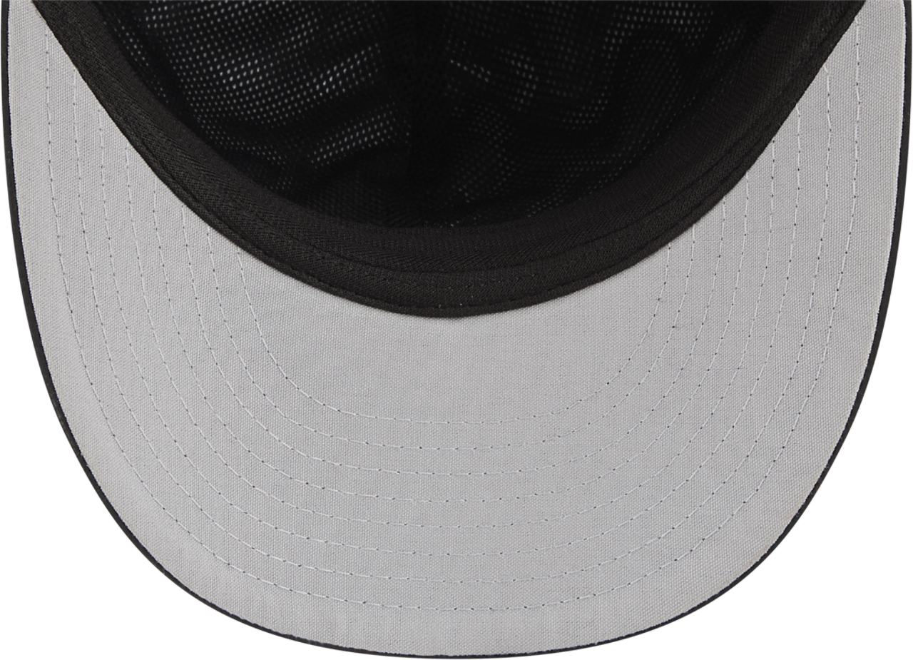 New Era Giants Gortex 59Fifty Fitted Cap Image 7 of 7. Tap to open photo gallery.