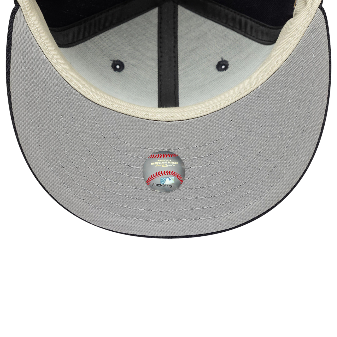 New Era Yankeees 5950 Fear of God Image 7 of 7. Tap to open photo gallery.