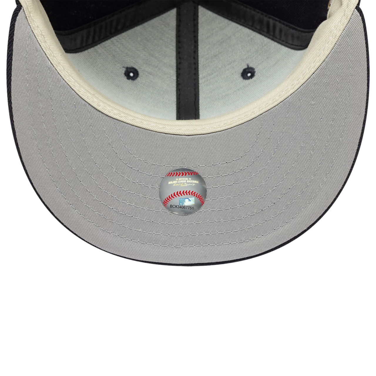 New Era Yankeees 5950 Fear of God Image 7 of 7. Tap to open photo gallery.
