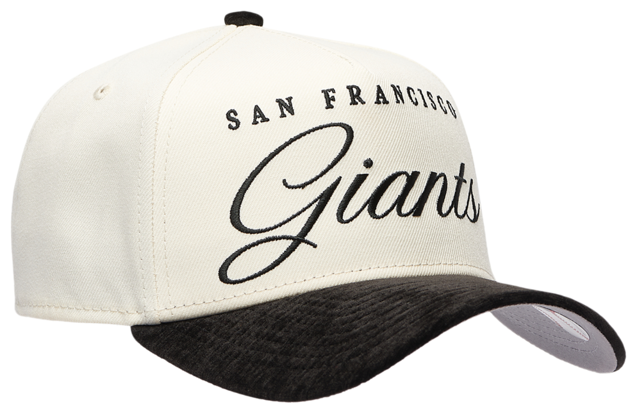 New Era Giants 2 Tone Velvet Script Cap Image 3 of 5. Tap to open photo gallery.