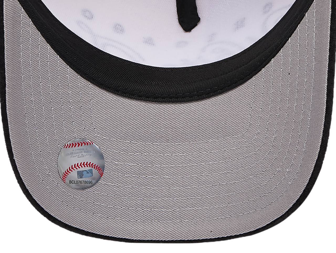 New Era White Sox 2 Tone Velvet Script Cap Image 5 of 5. Tap to open photo gallery.