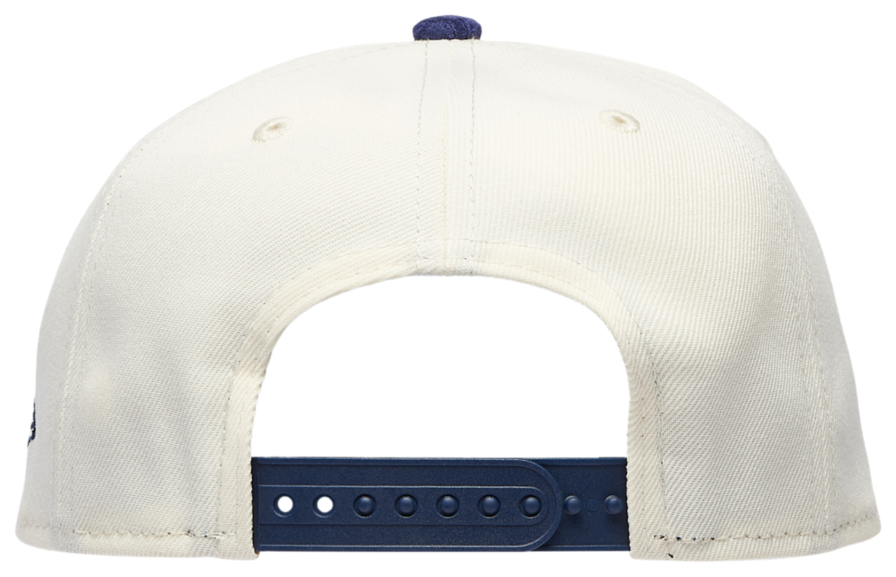 New Era Yankees 2 Tone Velvet Scrip Cap Image 4 of 5. Tap to open photo gallery.