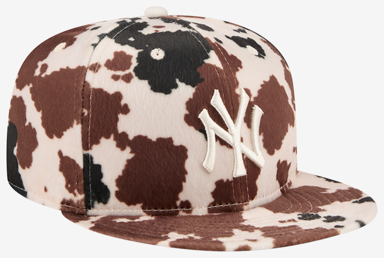 New Era Yankees 59FIFTY Animal Print Cap Image 3 of 7. Tap to open photo gallery.