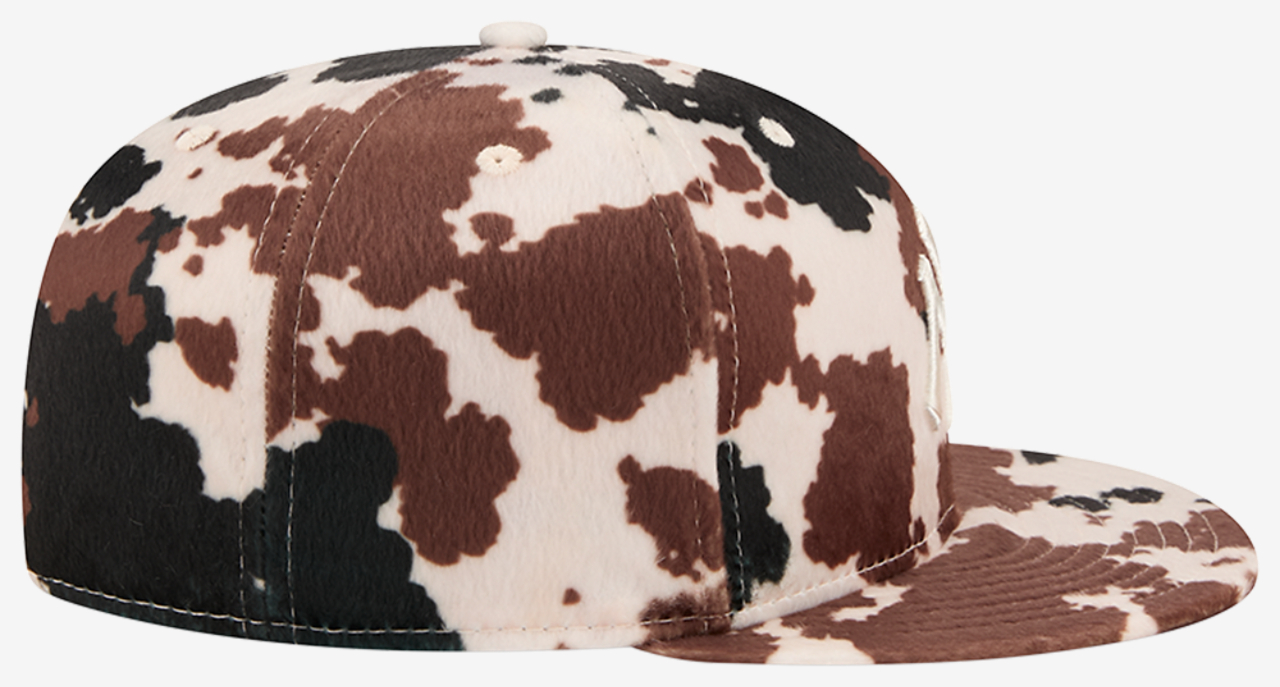 New Era Yankees 59FIFTY Animal Print Cap Image 5 of 7. Tap to open photo gallery.