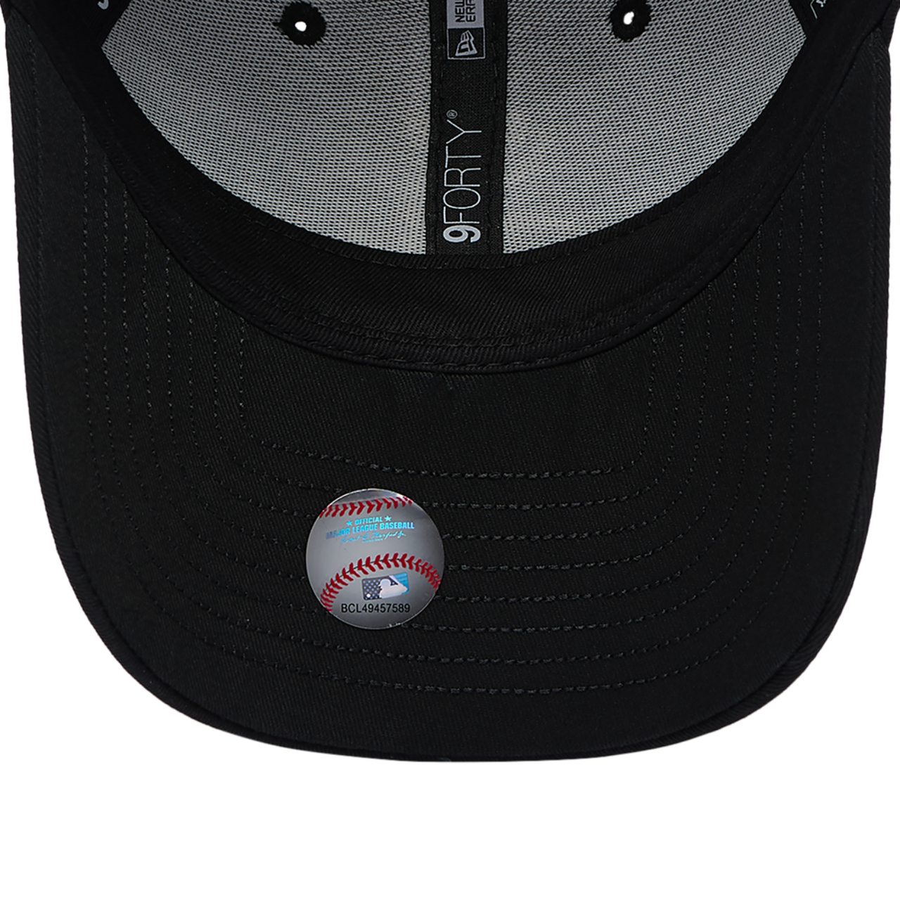 New Era White Sox Visor Script 9FORTY Cap Image 5 of 5. Tap to open photo gallery.