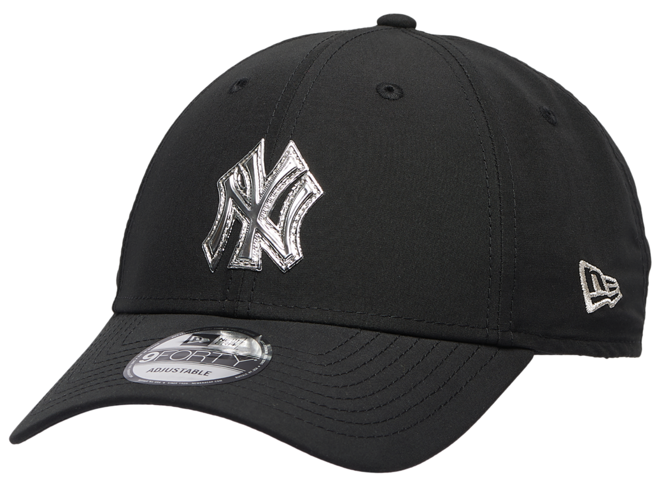 New Era Yankees Pin 9FORTY Cap Image 1 of 5. Tap to open photo gallery.