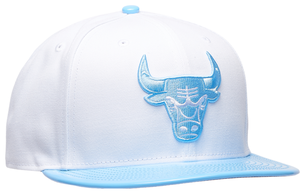New Era Bulls 950 Retro 11 Cap Image 3 of 5. Tap to open photo gallery.