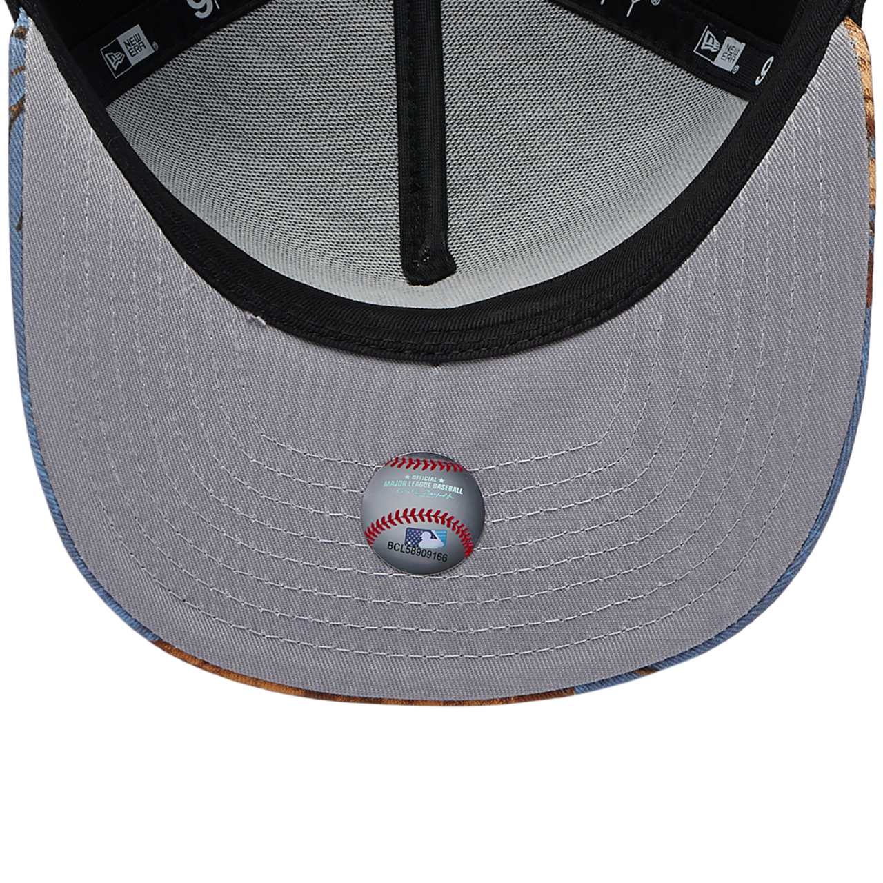 New Era Yankees 950AF RealTree Blue Cap Image 5 of 5. Tap to open photo gallery.