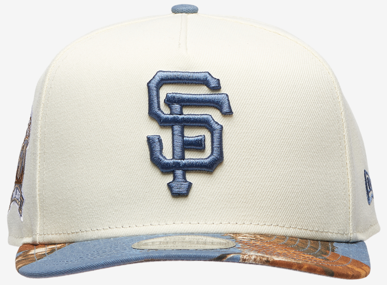New Era Giants 950AF RealTree Blue Cap Image 2 of 5. Tap to open photo gallery.