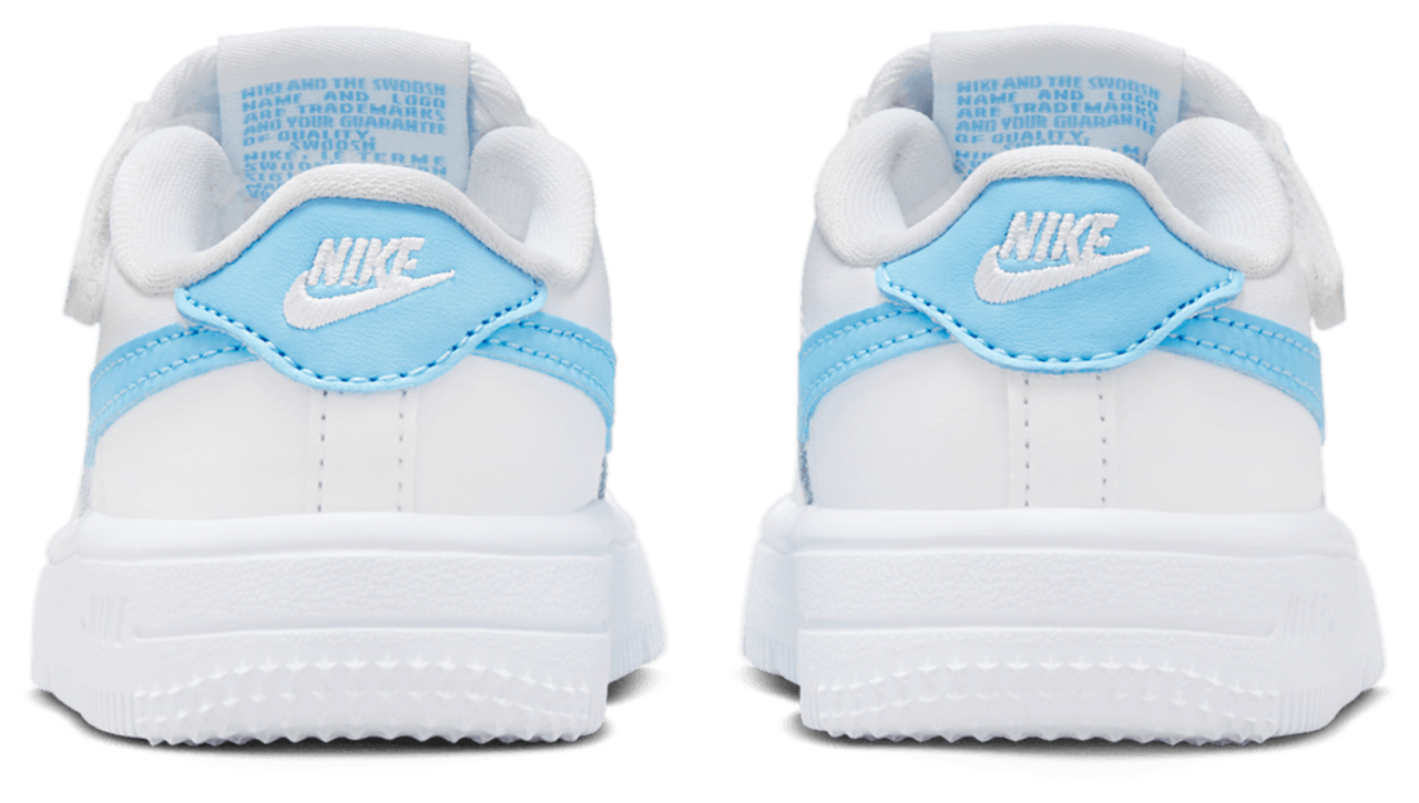 Nike Air Force 1 EasyOn à tige basse Image 3 de 5. Appuyez pour ouvrir la galerie de photos.