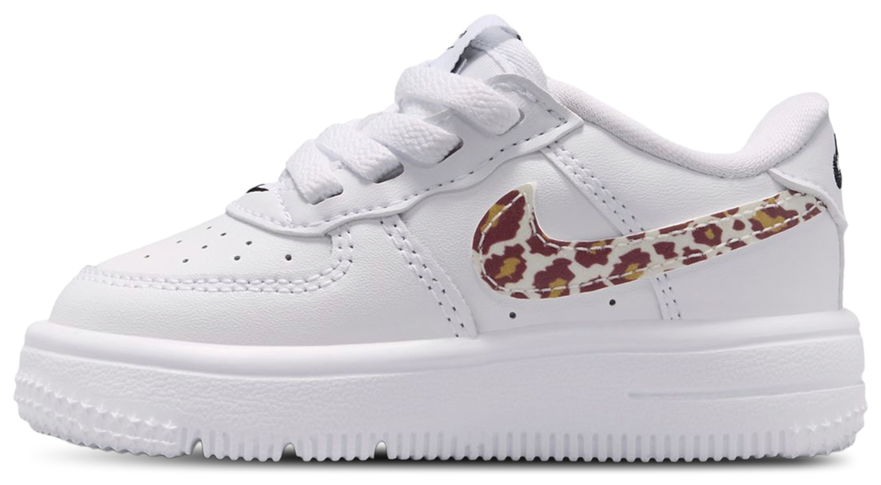 Nike Air Force 1 Low EasyOn Image 2 of 5. Tap to open photo gallery.