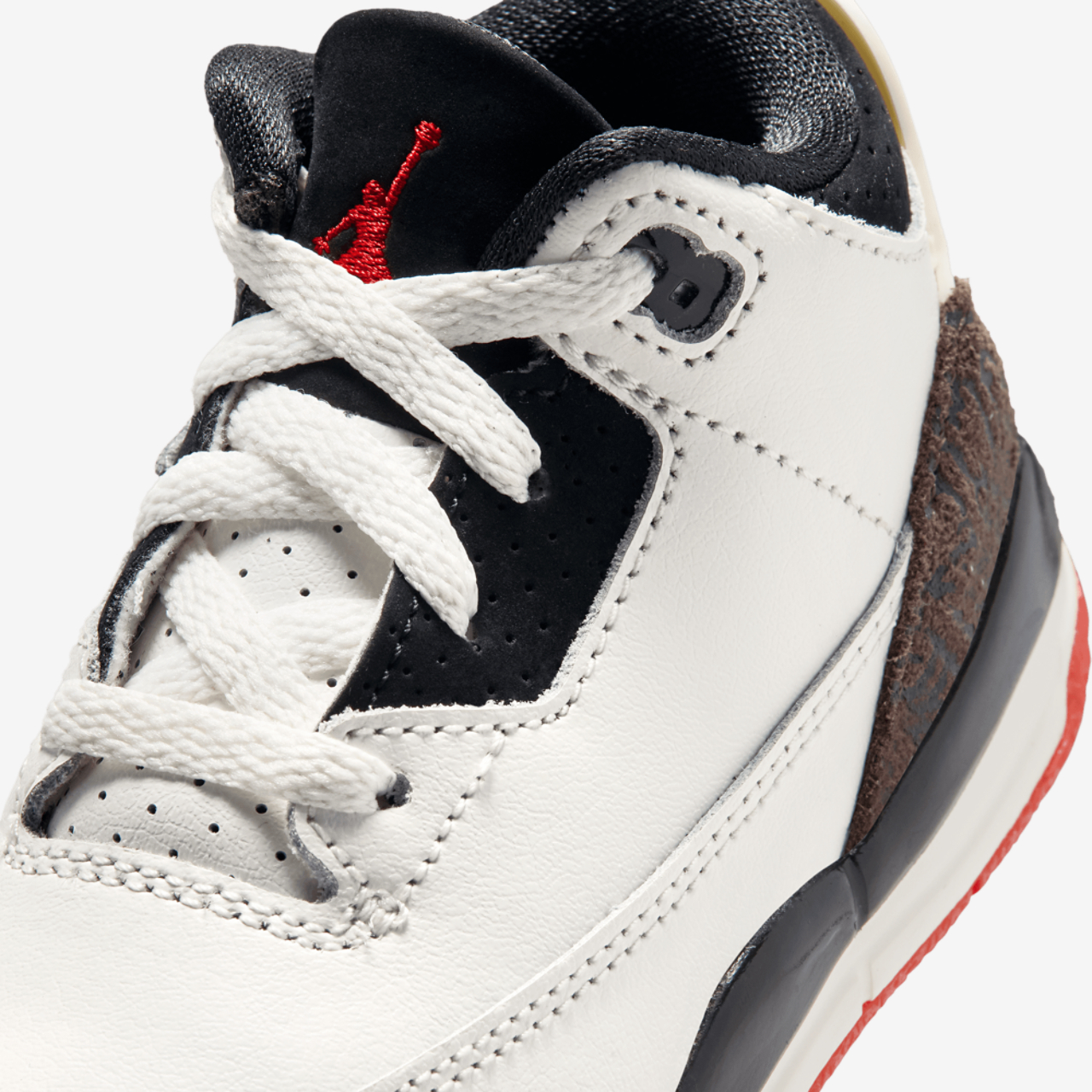 Jordan Retro 3 Image 7 of 8. Tap to open photo gallery.