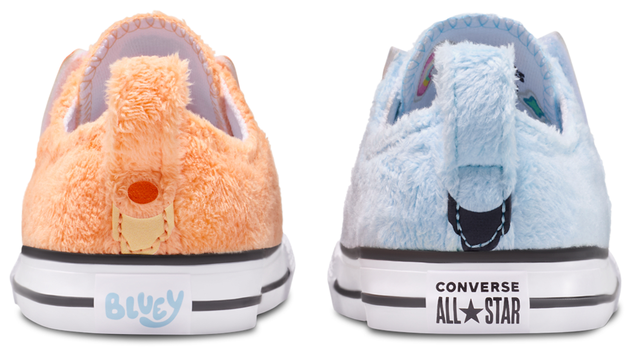 Converse Chuck Taylor All Star 2V Ox  Image 9 of 13. Tap to open photo gallery.