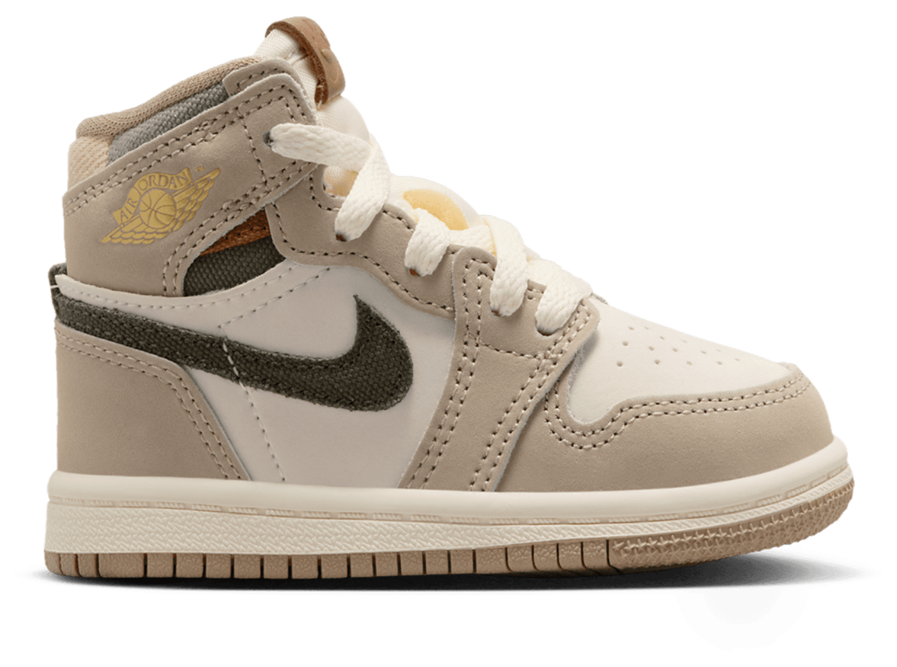 Jordan AJ1 Retro High OG Image 1 of 8. Tap to open photo gallery.