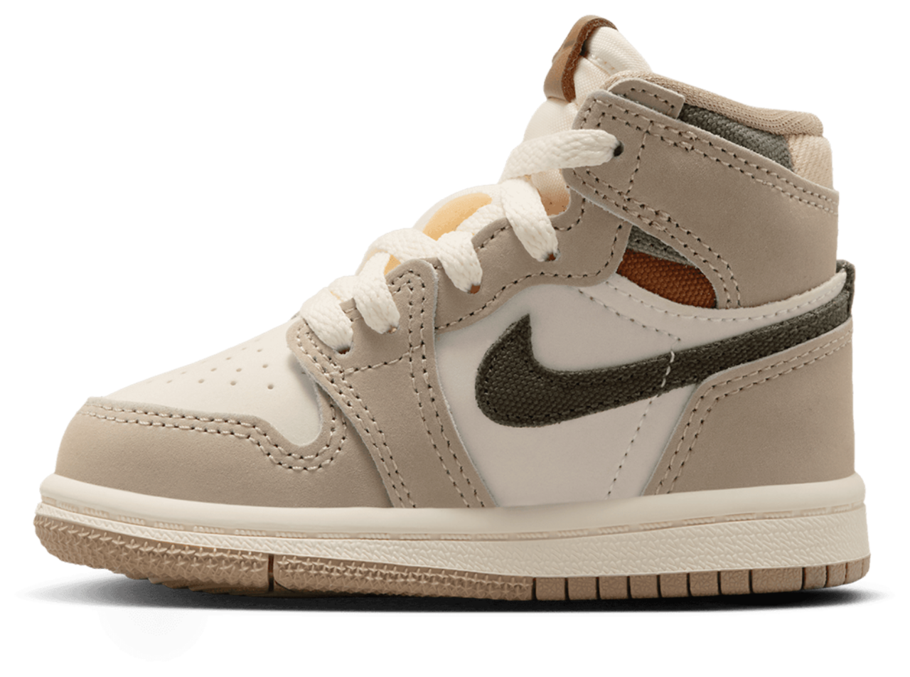 Jordan AJ1 Retro High OG Image 2 of 8. Tap to open photo gallery.