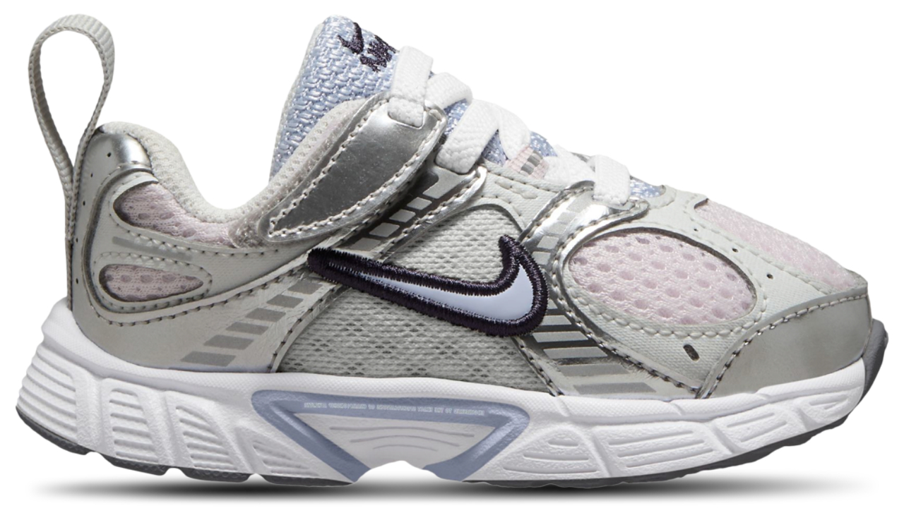 Nike V5 RNR  Image 1 of 4. Tap to open photo gallery.