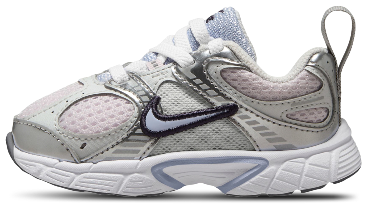 Nike V5 RNR  Image 2 of 4. Tap to open photo gallery.