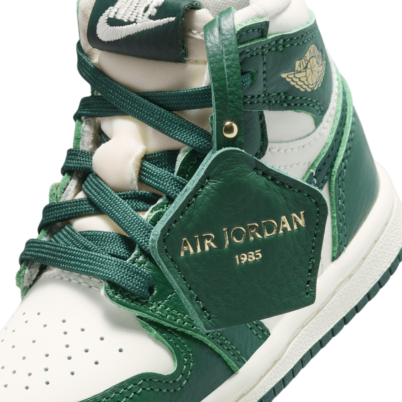 Jordan Retro 1 HI OG Remastered  Image 8 of 8. Tap to open photo gallery.