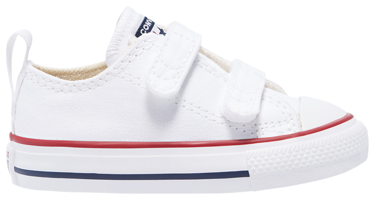 Converse Chuck Taylor Ox  Image 1 of 5. Tap to open photo gallery.