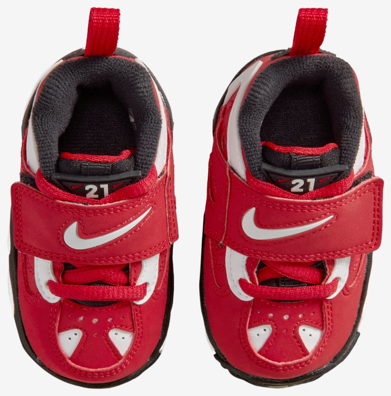 Nike Air Diamond Turf II Image 4 of 5. Tap to open photo gallery.