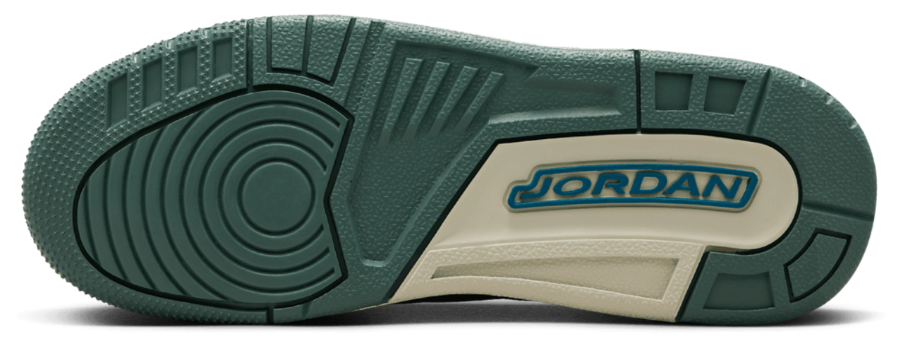 Jordan Retro 3  Image 5 of 10. Tap to open photo gallery.