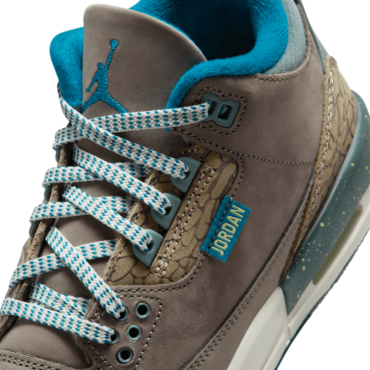 Jordan Retro 3  Image 7 of 10. Tap to open photo gallery.