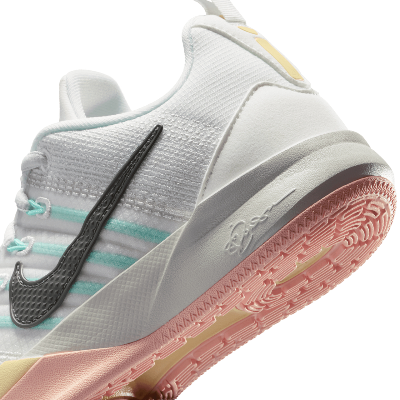 Nike Sabrina 3  Image 8 of 8. Tap to open photo gallery.