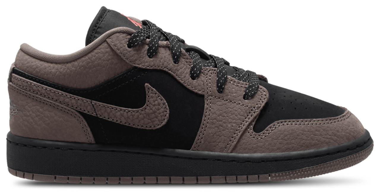 Jordan AJ 1 Low SE  Image 1 of 4. Tap to open photo gallery.