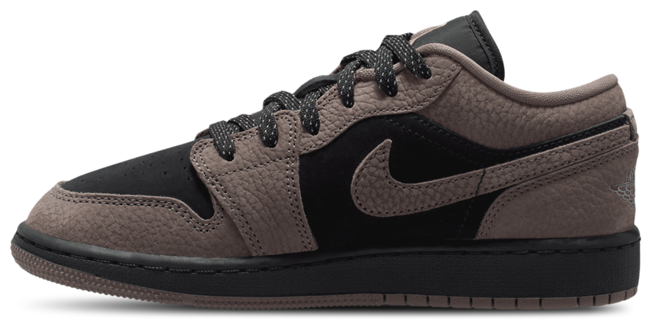 Jordan AJ 1 Low SE  Image 2 of 4. Tap to open photo gallery.
