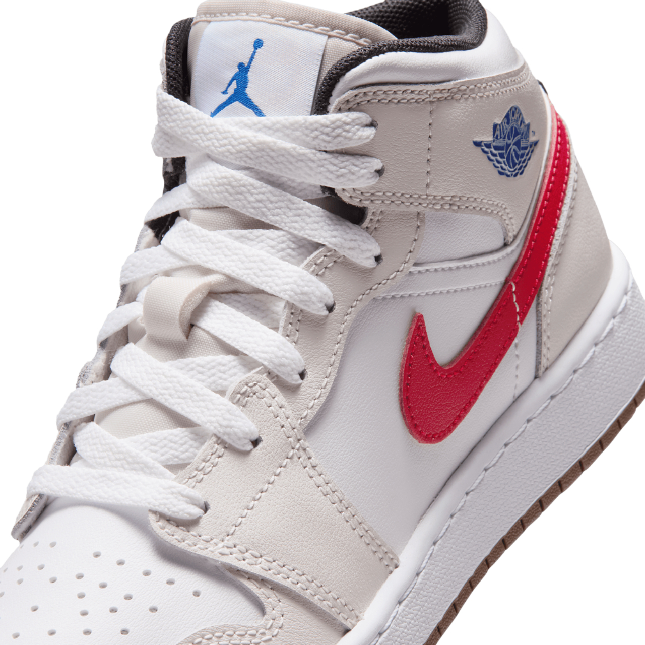 Jordan AJ 1 Mid SE  Image 7 of 8. Tap to open photo gallery.