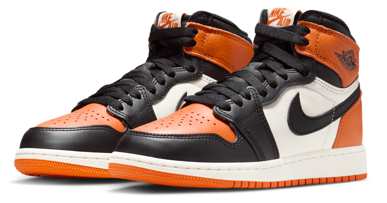Jordan Retro 1 High OG  Image 6 of 8. Tap to open photo gallery.