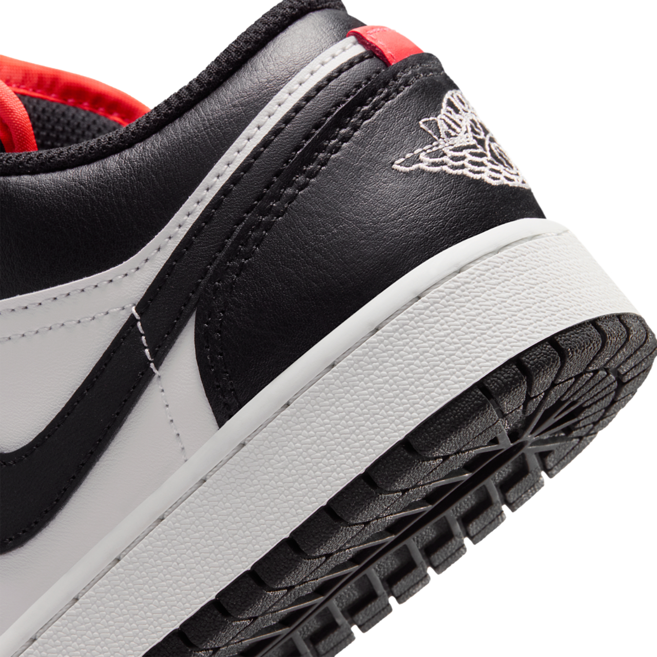 Jordan AJ 1 Low SE  Image 8 of 8. Tap to open photo gallery.