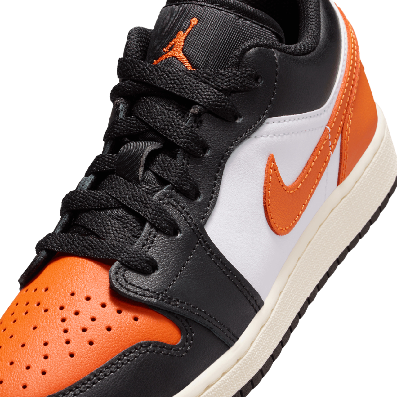 Jordan AJ 1 Low SE  Image 7 of 8. Tap to open photo gallery.