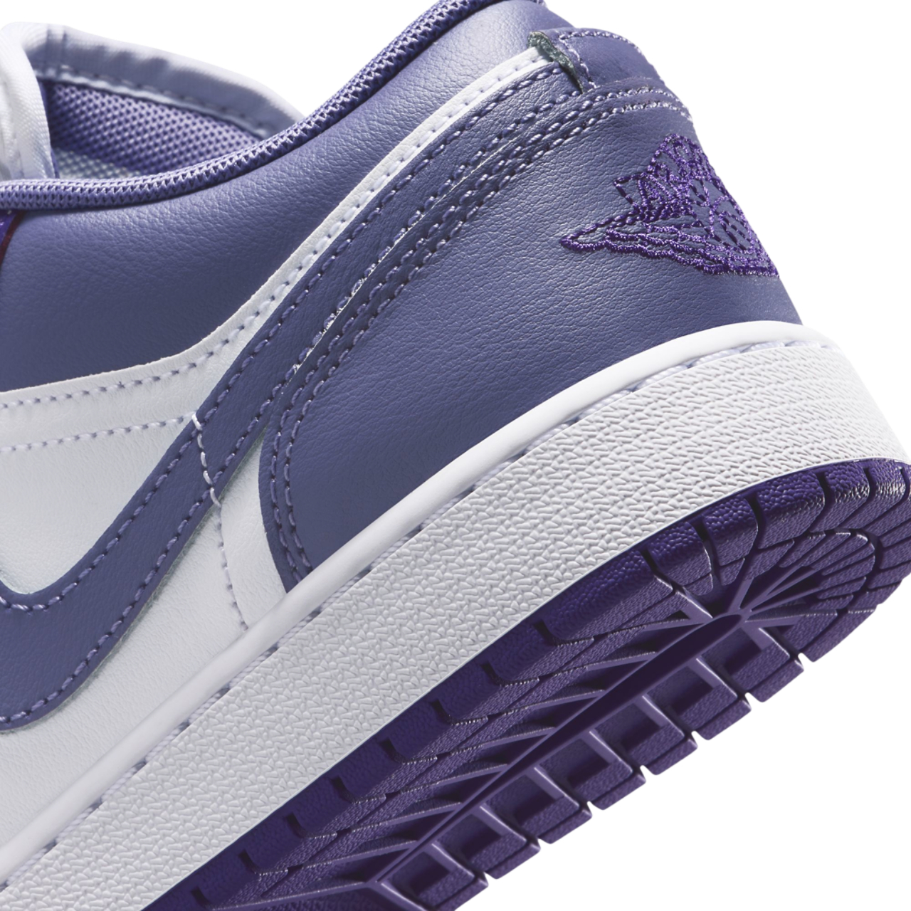 Jordan AJ 1 Low SE  Image 8 of 8. Tap to open photo gallery.