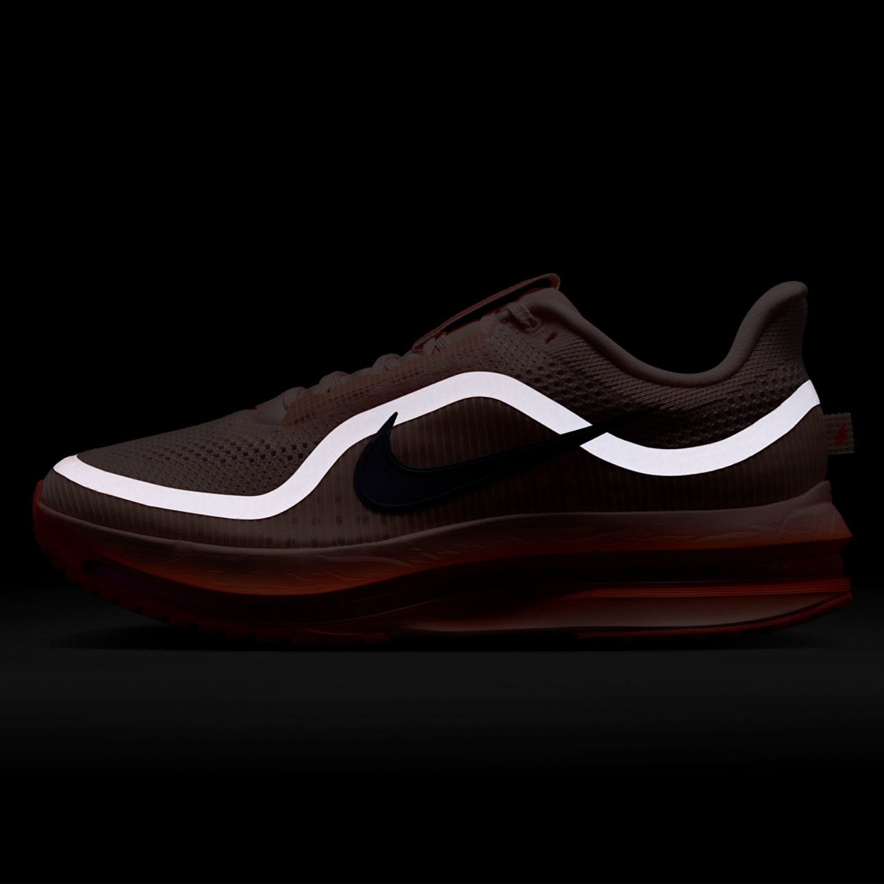 Nike Pegasus Premium Image 6 of 6. Tap to open photo gallery.