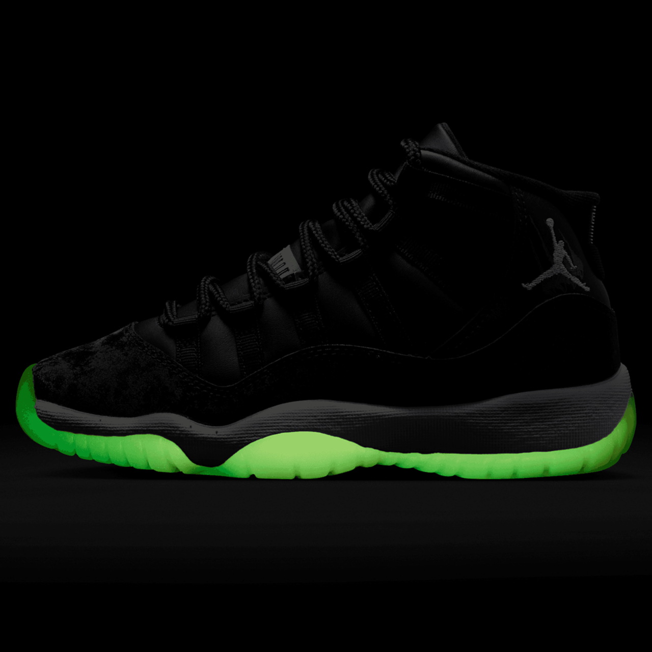 Jordan Air Jordan Retro 11 SS  Image 9 of 10. Tap to open photo gallery.